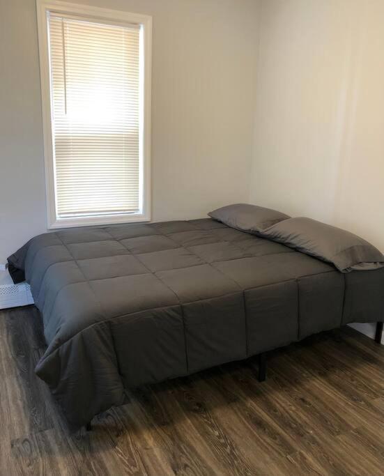 Private 2-Bedroom With Free Parking And Direct Bus To Nyc Manhattan Only 2 Blocks Away 林登 外观 照片