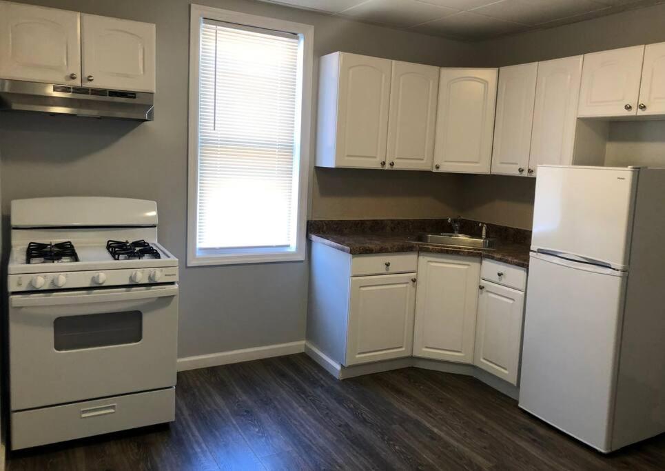 Private 2-Bedroom With Free Parking And Direct Bus To Nyc Manhattan Only 2 Blocks Away 林登 外观 照片